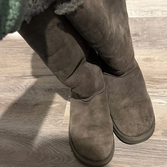 UGG Women's Charcoal Sheepskin Boots with Bows - Picture 2 of 5